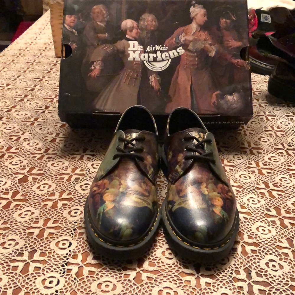 Dr Marten RARE Hogarth Collection Shoe with box.